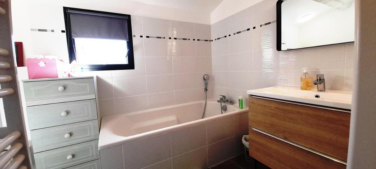 Villa Sandrine, Confortable Et Cosy Proche D'Aix En Provence Meyrargues Kültér fotó